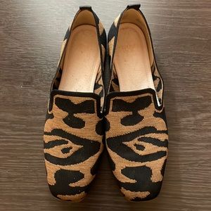 Leopard fabric loafers/slip ons